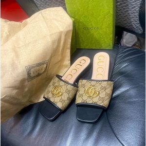 GUCCI Brown and Tan Women’s Slides Sandals Size 37 US Size 6.5 Like New
